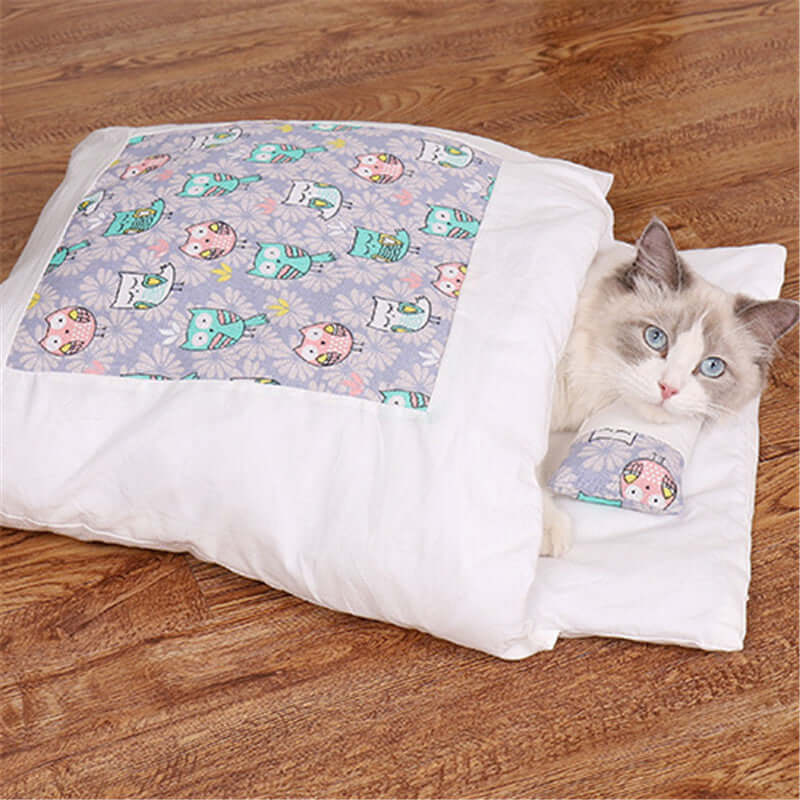 Closed Cat Bed with Warm Quilt - Removable and Washable Cat Cave