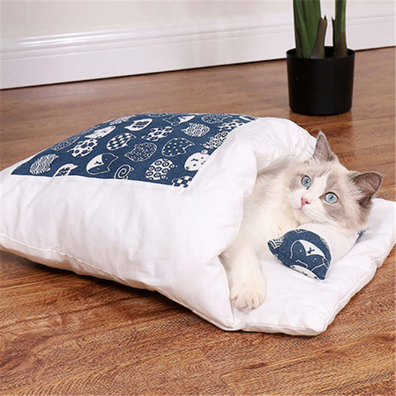 Closed Cat Bed with Warm Quilt - Removable and Washable Cat Cave