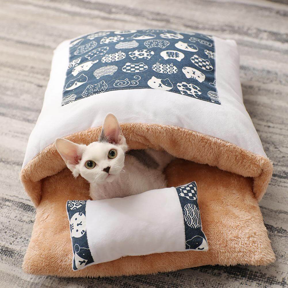 Closed Cat Bed with Warm Quilt - Removable and Washable Cat Cave