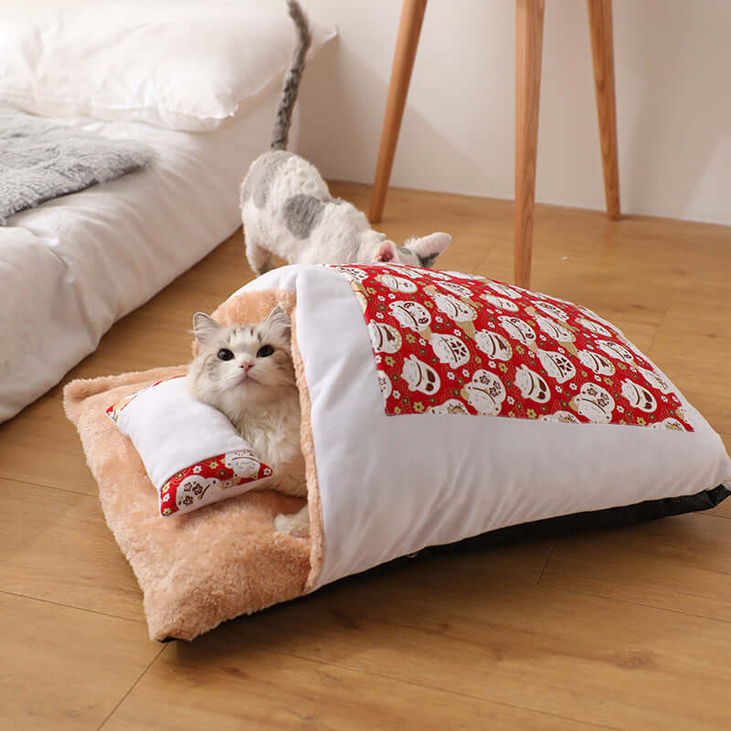 Closed Cat Bed with Warm Quilt - Removable and Washable Cat Cave