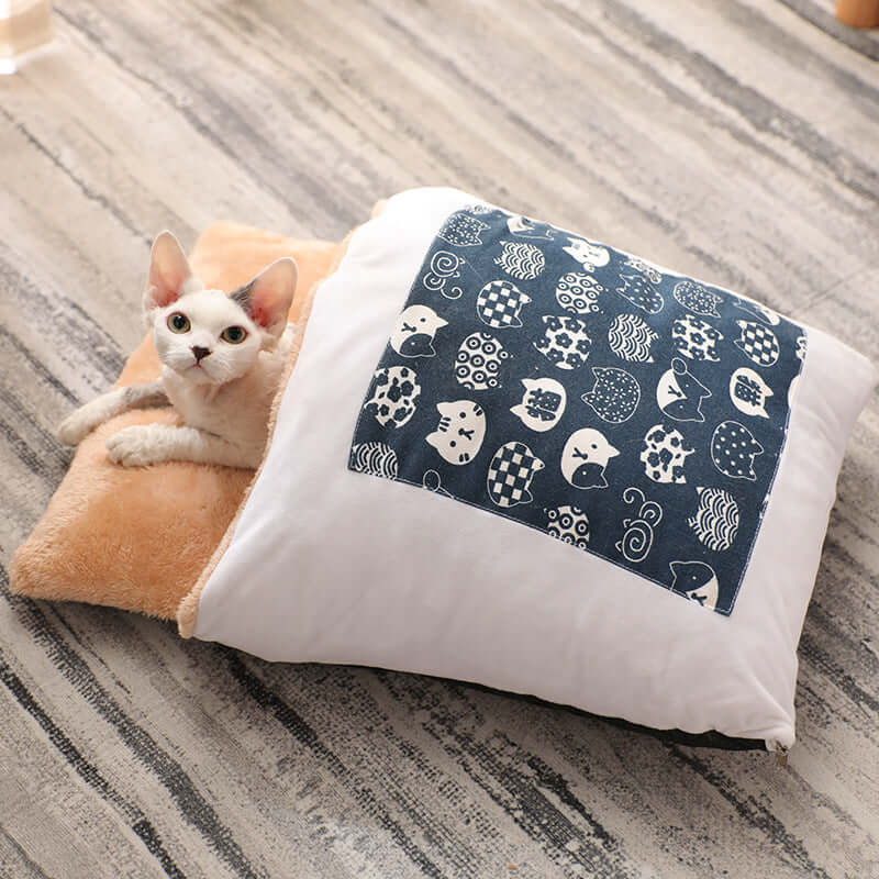 Closed Cat Bed with Warm Quilt - Removable and Washable Cat Cave