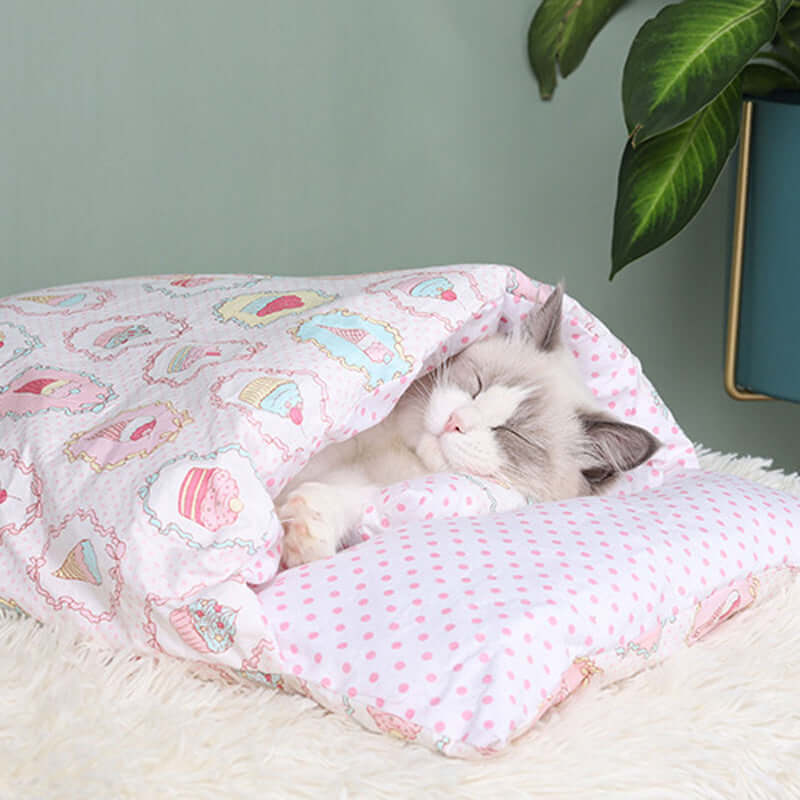 Closed Cat Bed with Warm Quilt - Removable and Washable Cat Cave