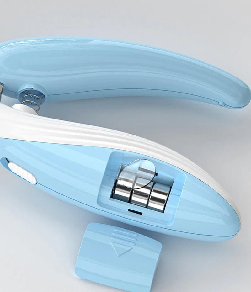 Professionelle Negleklippere med LED-lys til kæledyr med ergonomisk greb og skarpe rustfri stålblade til sikker klipning.